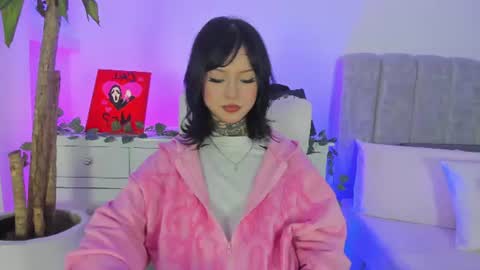 doll  bella online show from June 23, 2:23 pm