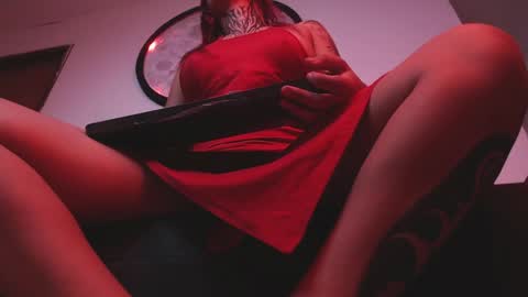 doll_and_thebrown online show from April 30, 1:32 am