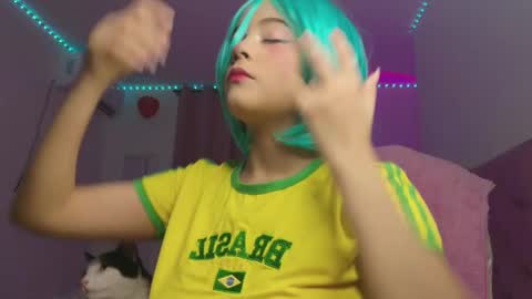 Snapshot of dolliestgirl__ chatting on October 13, 11:51 pm Emillie online show from October 13, 11:51 pm