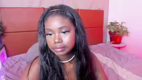 Snapshot of dolly_paige chatting on December 27, 11:10 pm emily -- online show from December 27, 11:10 pm