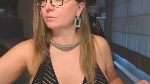 DOM MUMMY online show from August 3, 1:50 pm