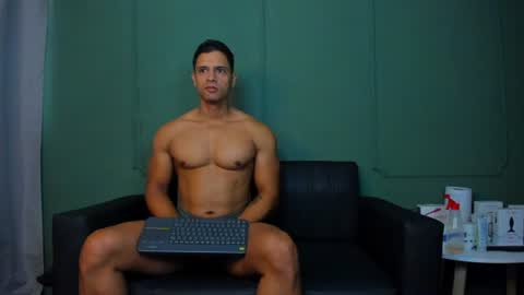 Dominc berry online show from June 10, 12:37 pm
