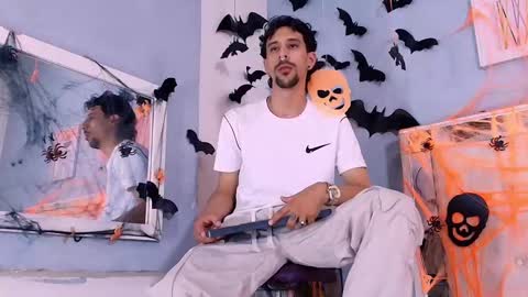 Snapshot of dominic_blade chatting on October 30, 5:57 pm Dominic online show from October 30, 5:57 pm