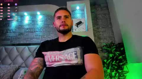 Snapshot of dominic_de_luca chatting on October 2, 2:43 am dominic de luca online show from October 2, 2:43 am