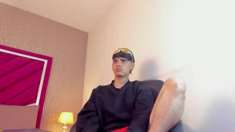 Dominic foox online show from March 17, 1:38 pm