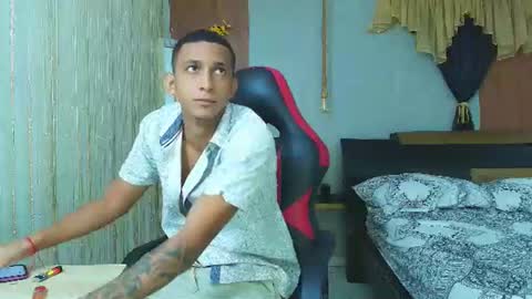 dominic_smith_ online show from June 10, 4:34 am
