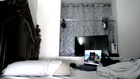 luis online show from July 23, 1:58 am
