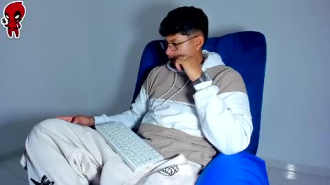  Dominic  online show from May 30, 2:54 am