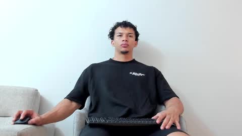 Snapshot of dominick_star chatting on January 27, 3:26 am Dominick Star online show from January 27, 3:26 am