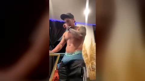 Only fans Ronnie col---InstaRonniecolleman  online show from July 2, 1:47 am