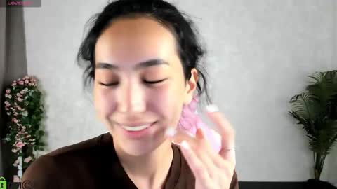 Aura online show from November 3, 7:53 am