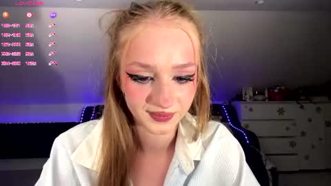 Anika online show from July 17, 9:39 pm