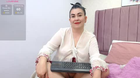 Anny online show from April 25, 1:41 pm