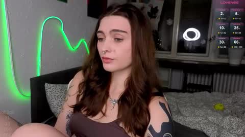 Alice online show from December 5, 5:00 pm