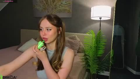 Vanessa online show from August 4, 9:16 am