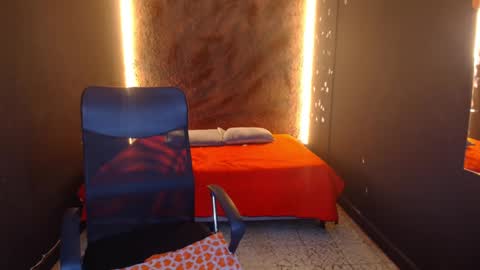 Dorka Rojas online show from December 9, 12:01 am