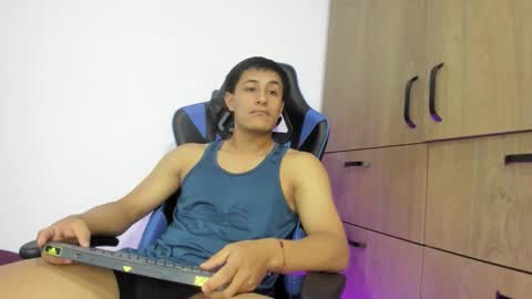 dorman_boy online show from December 19, 2:40 am