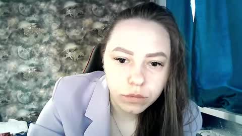 Dorrie Ann online show from May 5, 7:14 am