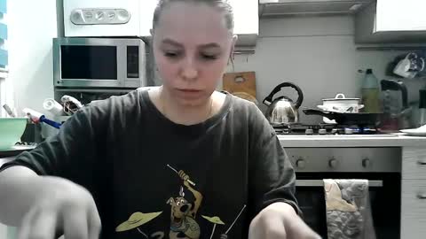 Dorrie Ann online show from March 5, 7:06 pm