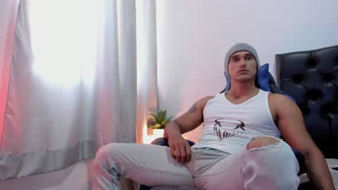 Isabella and Alessandro online show from June 20, 1:50 pm