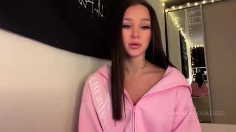 MOLLYYYY dont forget to give me a thumb up online show from November 24, 4:49 pm