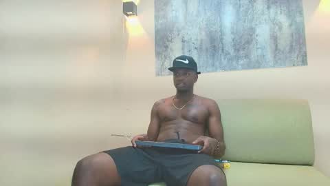 DOUGLAS online show from November 22, 7:45 pm