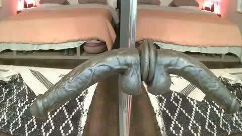 dpthroatorallybi online show from March 2, 4:39 am