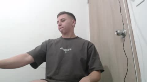 draco_boy2000 online show from February 18, 11:48 pm