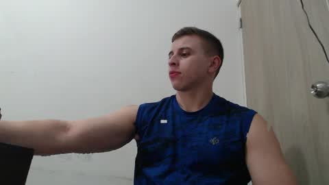 draco_boy2000 online show from May 4, 11:44 pm