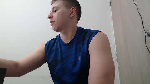 draco_boy2000 online show from April 22, 11:23 pm