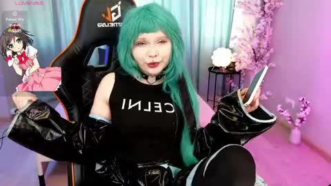 Draculaura online show from May 17, 10:24 am