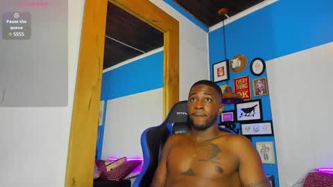 Snapshot of drake_nassir4 chatting on March 11, 12:44 am ---Drake--- online show from March 11, 12:44 am