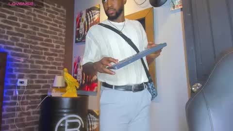 Snapshot of drake_nassir4 chatting on September 13, 6:10 pm ---Drake--- online show from September 13, 6:10 pm