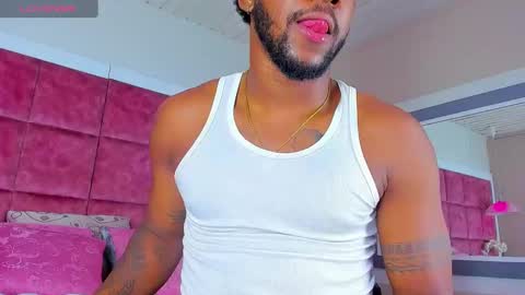 Snapshot of drake_nassir4 chatting on February 7, 3:30 pm ---Drake--- online show from February 7, 3:30 pm