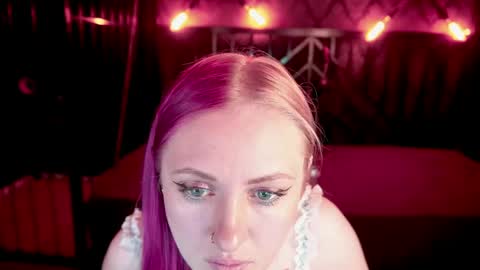 Lina online show from May 2, 6:08 am