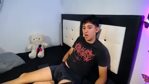 -- nicolle and jhon -- online show from September 22, 8:02 pm