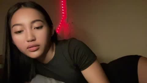 dream_onmexxx online show from April 8, 11:35 am