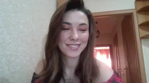 dream_petal_ online show from May 4, 9:38 am