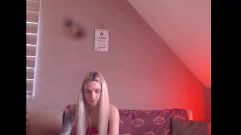 A girl online show from February 14, 8:17 am