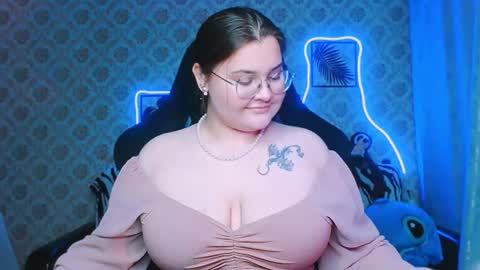 dreamforyoue2 online show from September 24, 9:10 pm