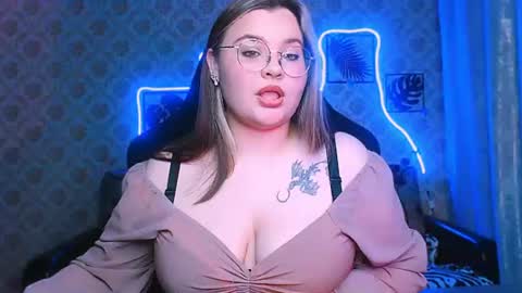 dreamforyoue2 online show from June 25, 7:19 pm