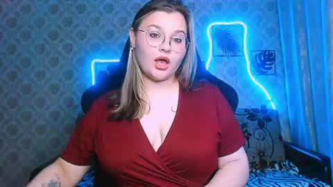 dreamforyoue2 online show from June 29, 7:13 pm