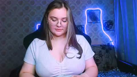 dreamforyoue2 online show from June 15, 6:44 pm