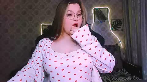 dreamforyoue2 online show from June 28, 5:20 pm