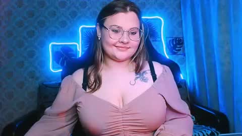 dreamforyoue2 online show from August 2, 8:10 pm