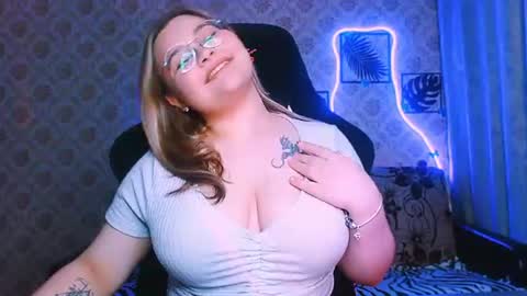 dreamforyoue2 online show from June 21, 6:14 pm