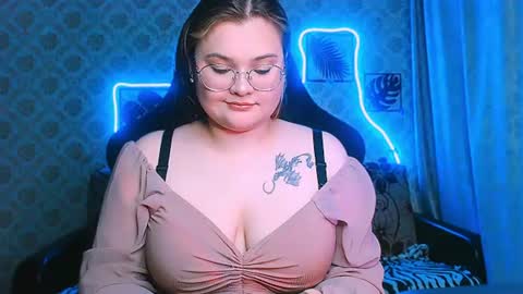 dreamforyoue2 online show from July 24, 7:33 pm