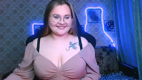dreamforyoue2 online show from June 10, 7:24 pm