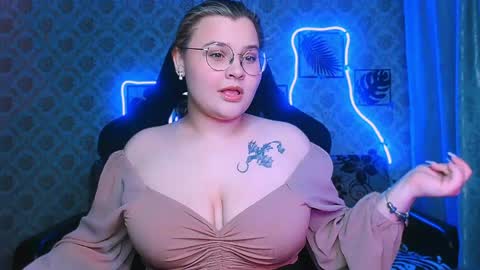 dreamforyoue2 online show from April 29, 7:51 pm