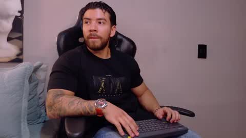 cris online show from June 18, 9:42 pm
